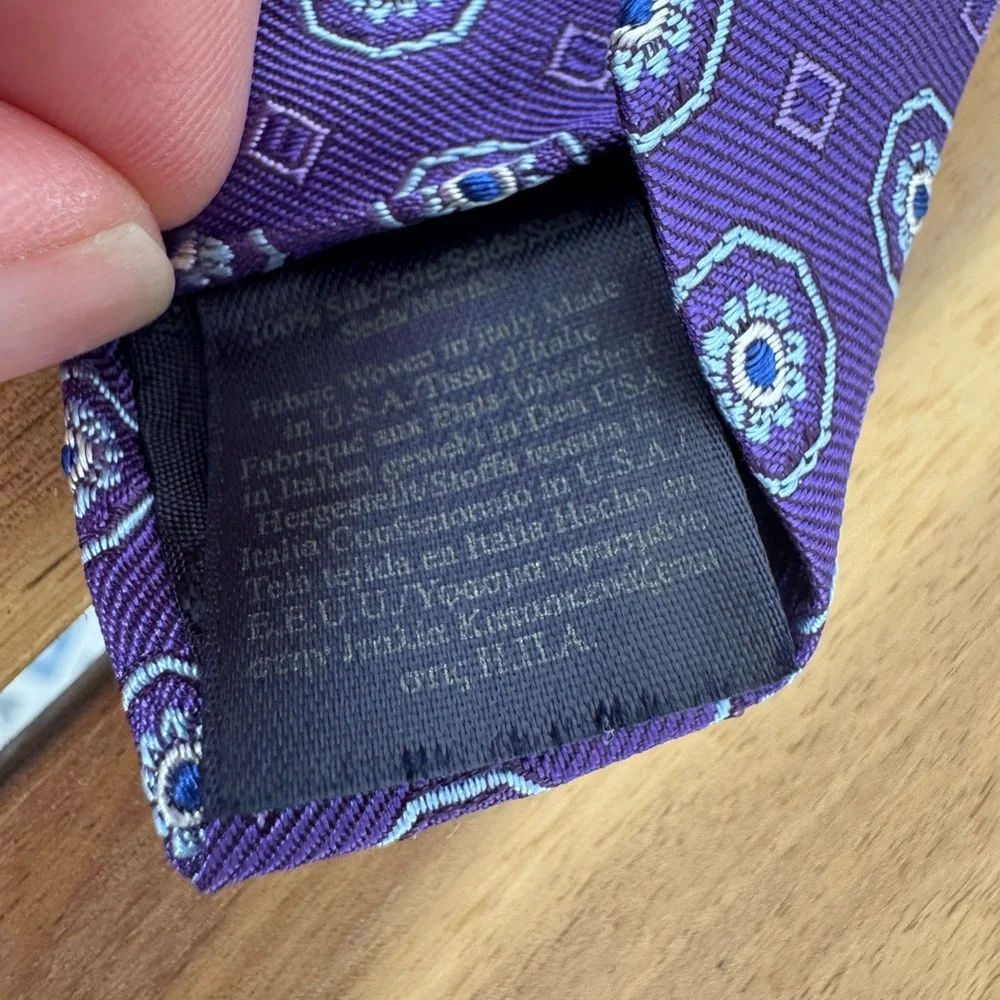Brooks Brothers Purple Medallion Print Silk Tie Classic Preppy Necktie